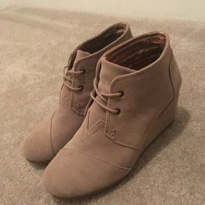 Toms wedge bootie